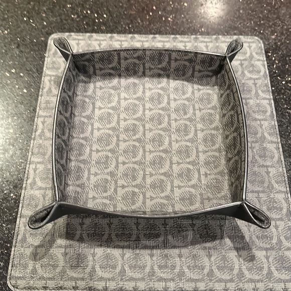 Gancini catch -All tray mouse pad gift set. - Picture 5 of 5